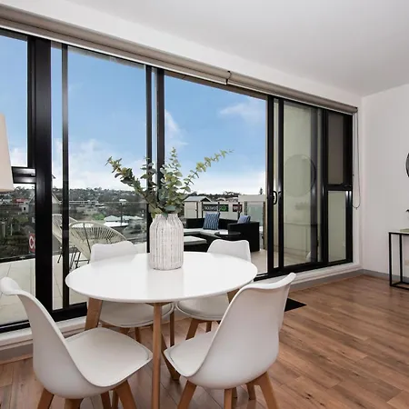 Luxe On Main In Mornington Views Of The Bay Villa Exterior photo