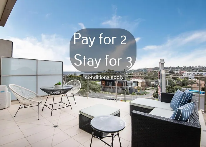 Luxe On Main In Mornington Views Of The Bay