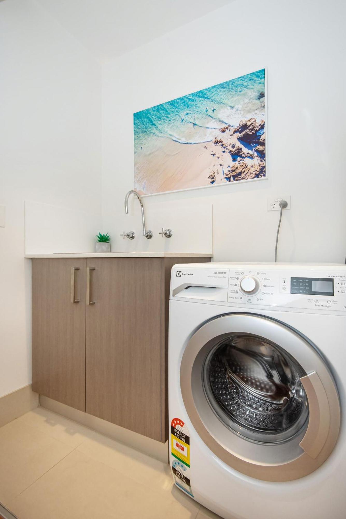 Luxe On Main In Views Of The Bay Holiday home Mornington