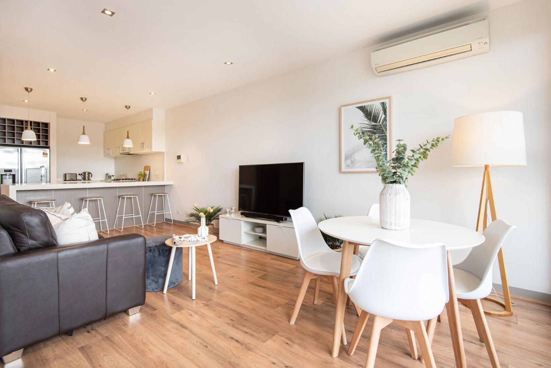 Luxe On Main In Views Of The Bay * Mornington